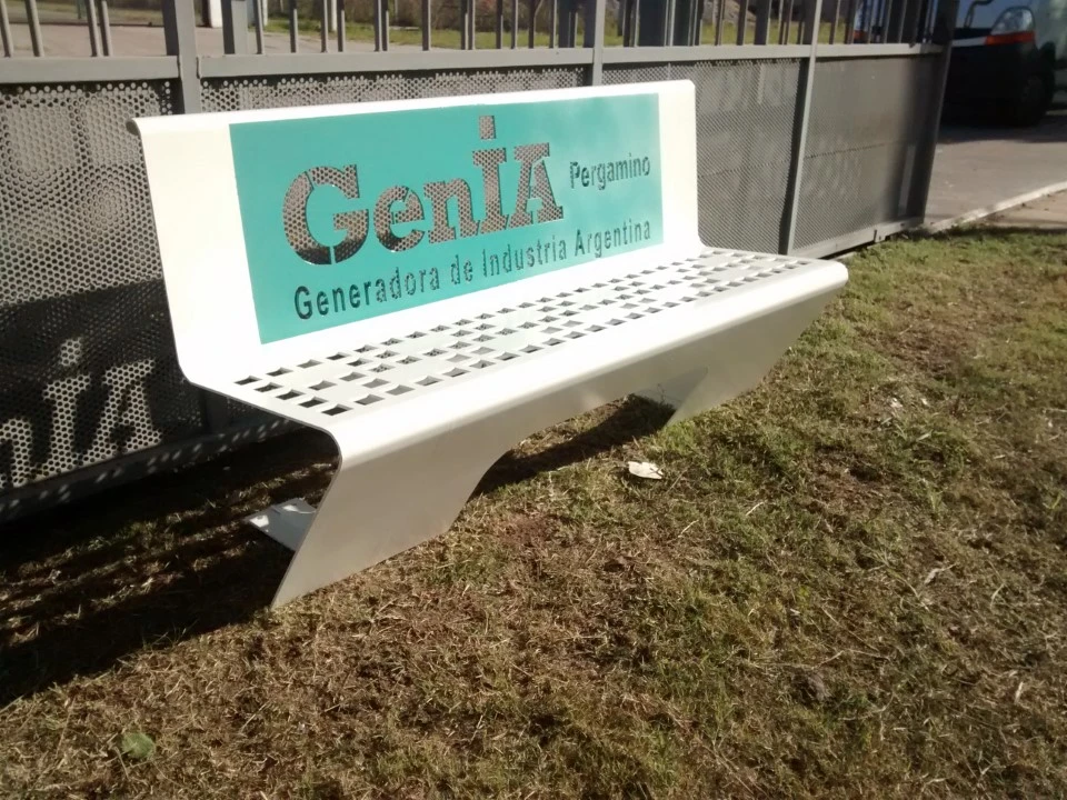 Banco metálico personalizado · Gentá